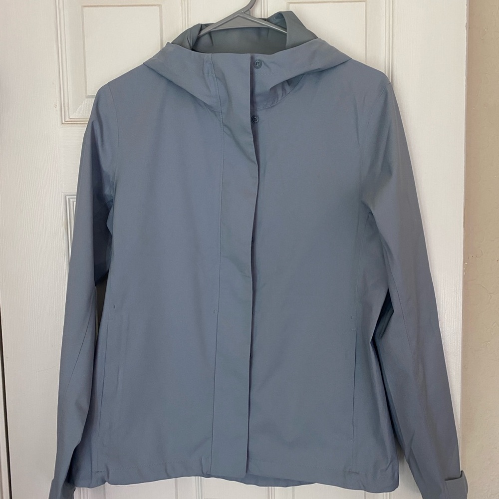 Uniqlo blocktech parka rain jacket with duck bill hood
